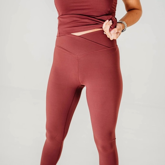 BE. Activewear Brown Leggings - Picture 1 of 5